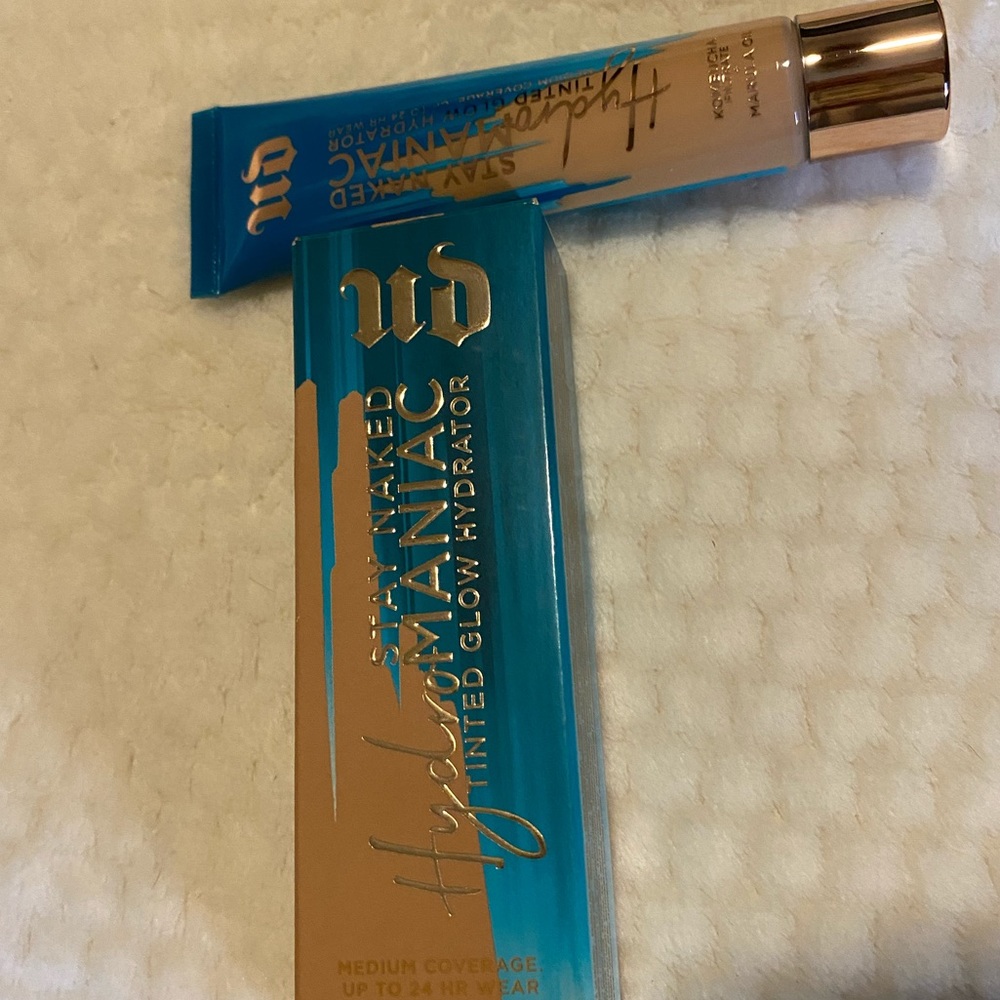 Urban Decay Hydromaniac Tinted Glowy Foundation